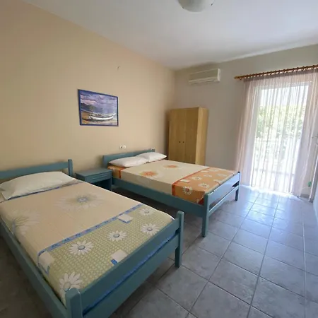Ilias Apartment *